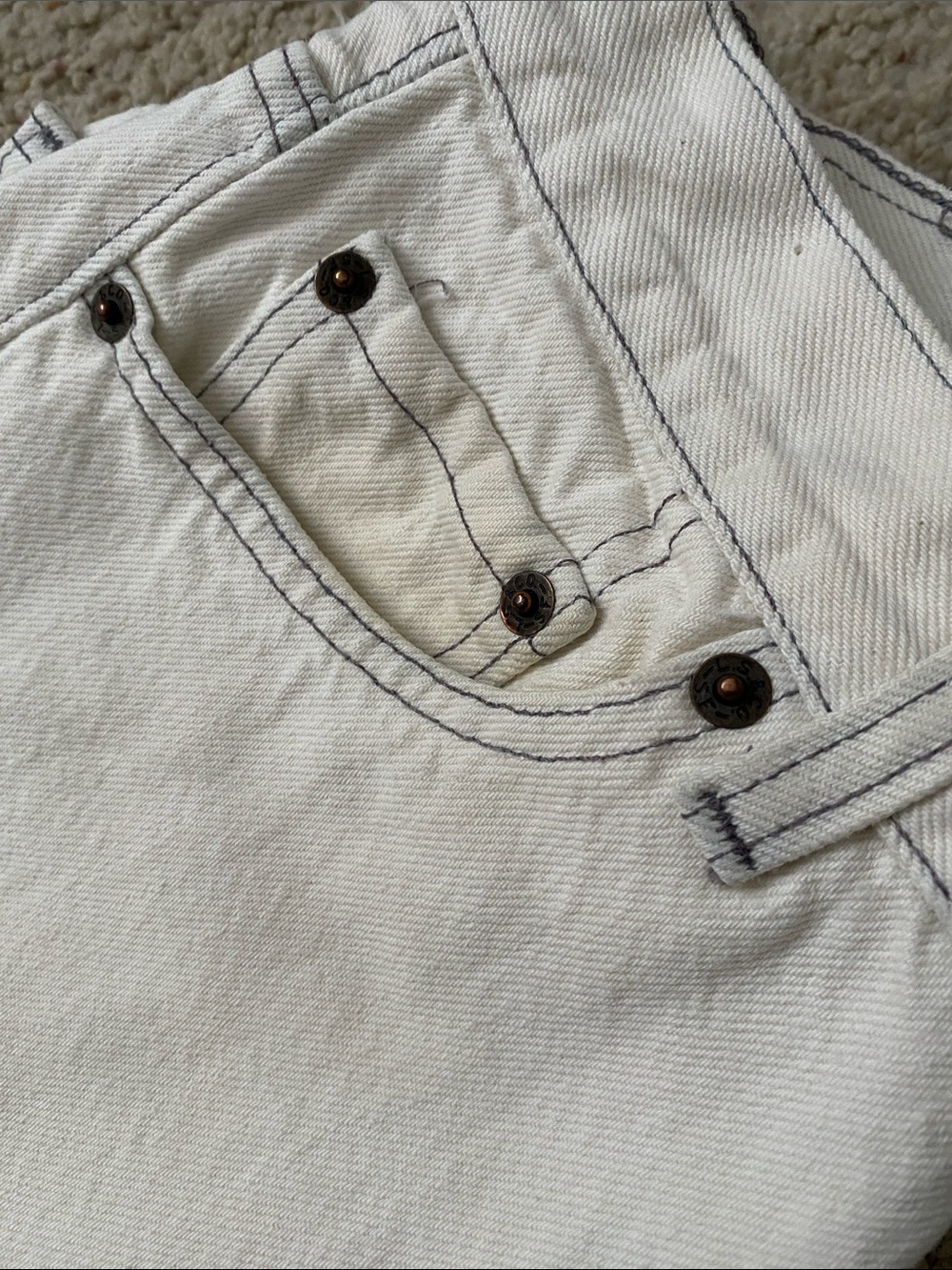 1989 Levi’s 501’s. Cream w/Gray Stitching. 30x30.*
*See actual meas. below. - Picture 10 of 13